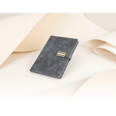 Kırmızı termo PU sert kapaklı, 15,5x21,5 cm ebatında, 224 çizgili sayfalı kurumsal promosyon defter